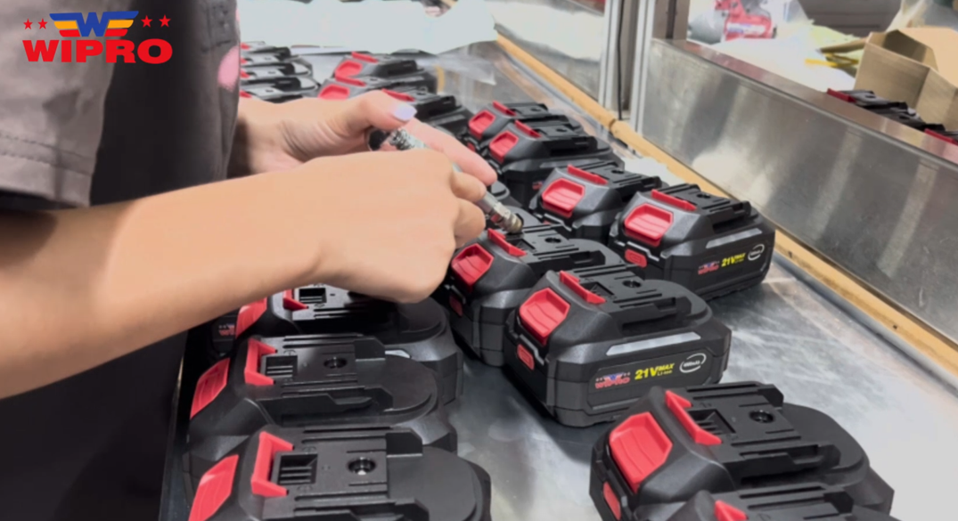 PRODUCTION LINE-W6140 LI-LION IMPACT WRENCH